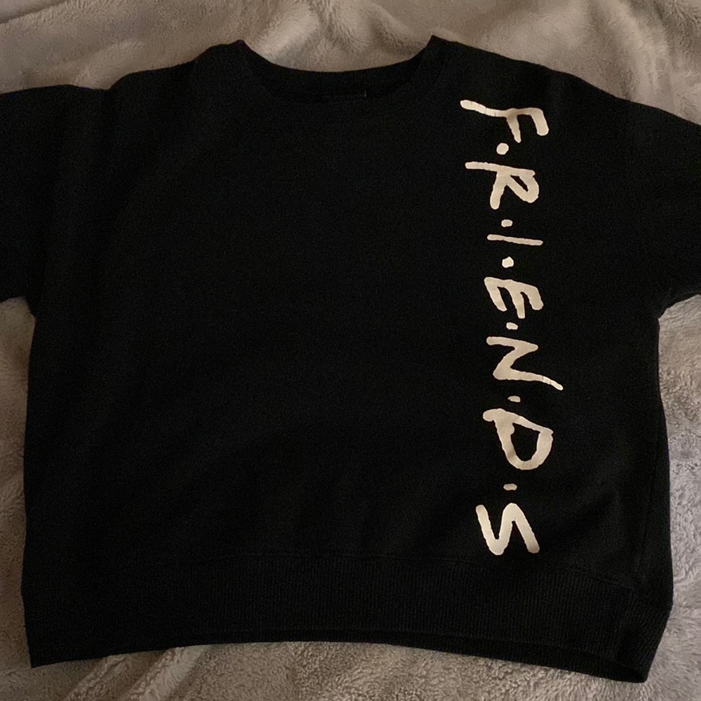 •black “friends” crewneck